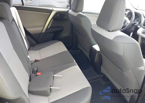 2015 Toyota Rav4 Le z USA, uszkodzony, nr VIN 2T3ZFREV6FW153386